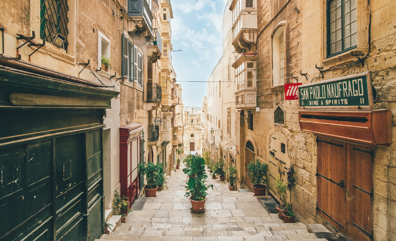ferenc-horvath-9cYiqVDeXDc-unsplash-small.jpg